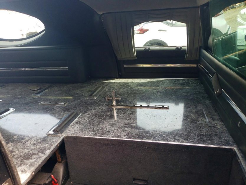 Salvage 2003 Cadillac Commercial Hearse