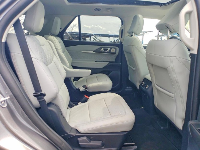Salvage 2025 Ford Explorer Platinum