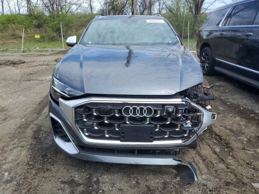 Salvage 2025 Audi Sq8 Prestige
