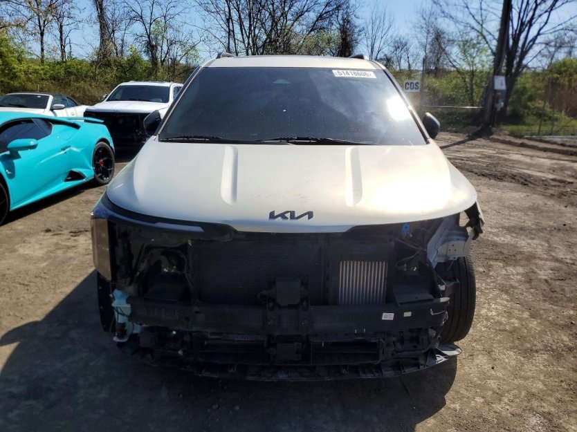 Salvage 2025 Kia Carnival Sx