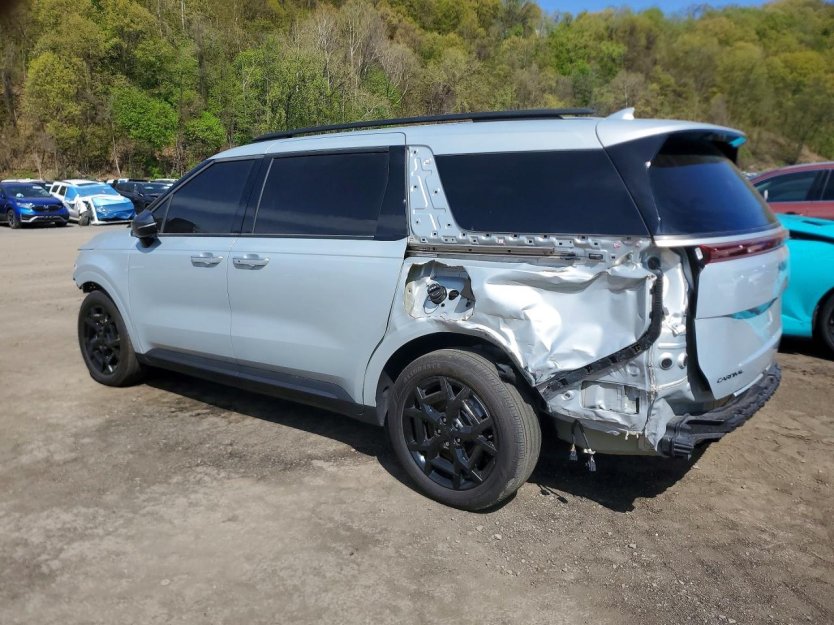 Salvage 2025 Kia Carnival Sx