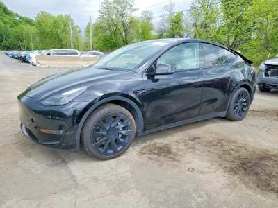 Salvage 2023 Tesla Model Y 