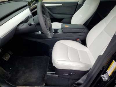Salvage 2023 Tesla Model Y 