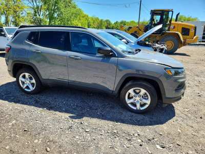 Salvage 2024 Jeep Compass 
