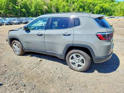 Salvage 2024 Jeep Compass 