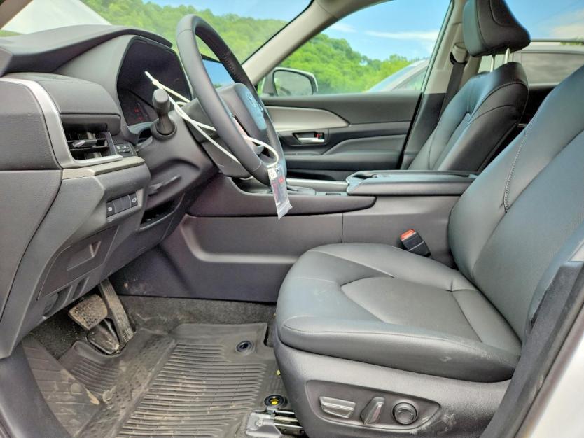 Salvage 2026 Toyota Grand Highlander Xle