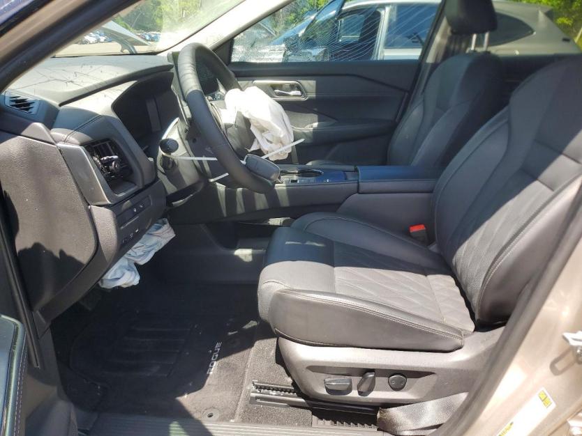 Salvage 2025 Nissan Rogue Platinum
