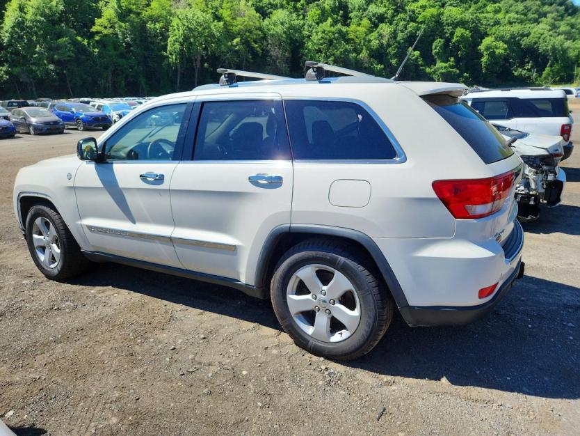Salvage 2011 Jeep Grand Cherokee Overland