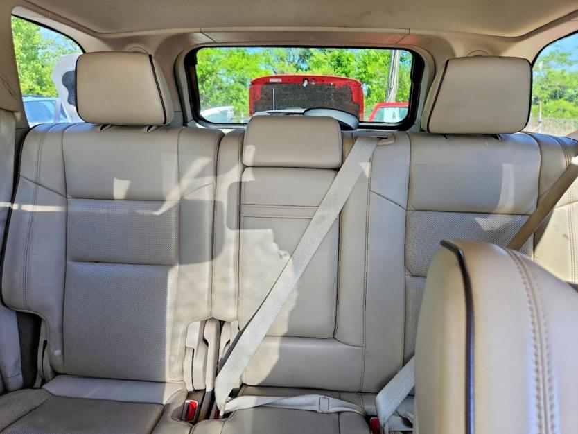 Salvage 2011 Jeep Grand Cherokee Overland
