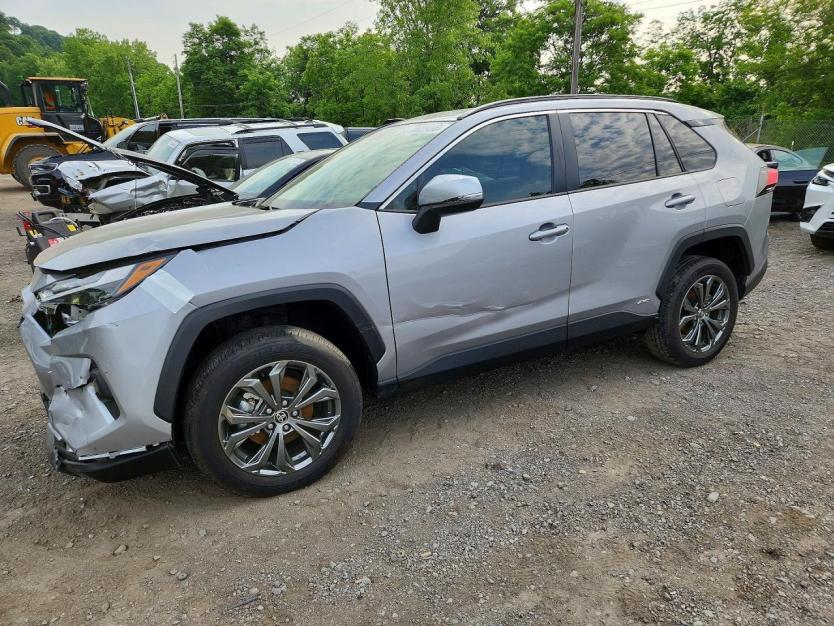 Salvage 2025 Toyota Rav4 Xle Premium