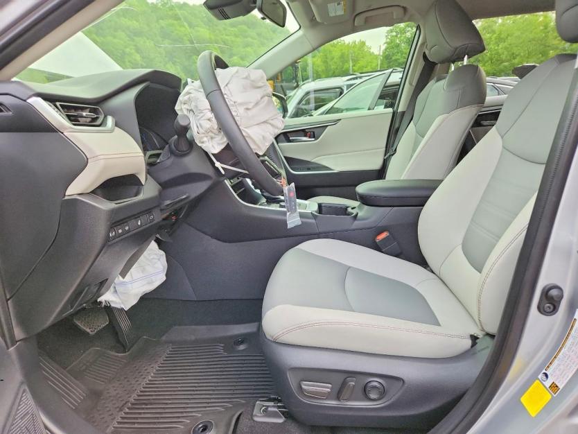 Salvage 2025 Toyota Rav4 Xle Premium