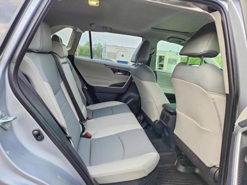 Salvage 2025 Toyota Rav4 Xle Premium