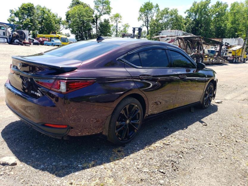 Salvage 2025 Lexus Es 300h Sport Handling