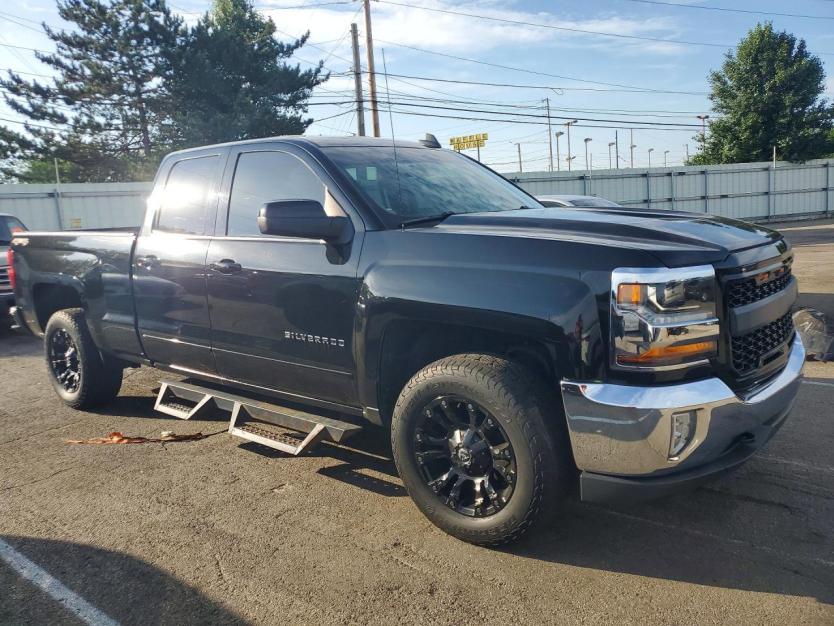 Salvage 2016 Chevrolet Silverado K1500 Lt