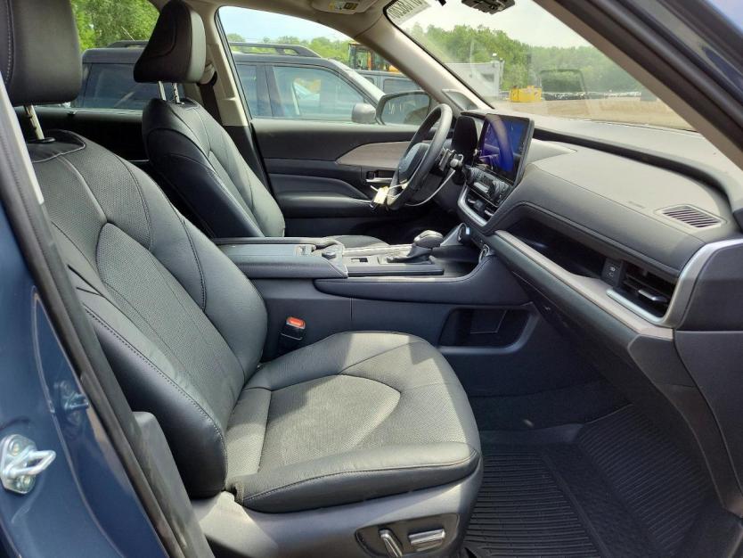 Salvage 2026 Toyota Grand Highlander Platinum