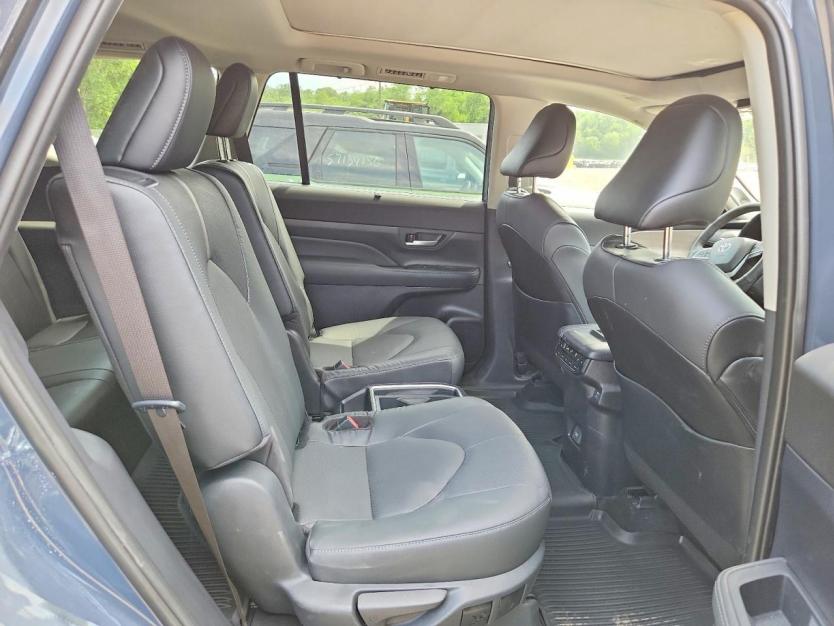 Salvage 2026 Toyota Grand Highlander Platinum