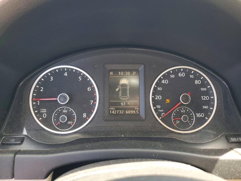 Salvage 2012 Volkswagen Tiguan Se
