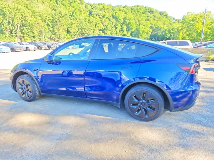Salvage 2023 Tesla Model Y 