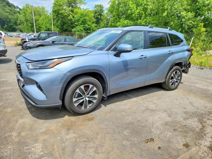 Salvage 2024 Toyota Highlander Xle
