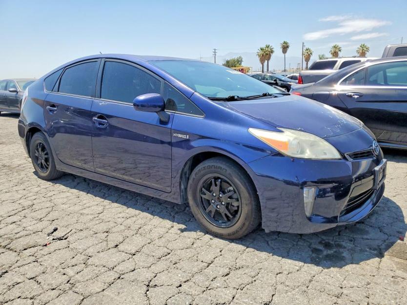 Salvage 2014 Toyota Prius Two