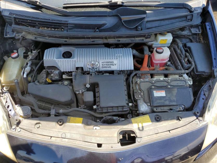 Salvage 2014 Toyota Prius Two
