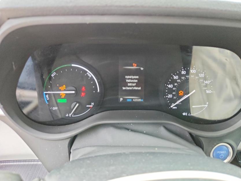 Salvage 2024 Toyota Sienna Xle