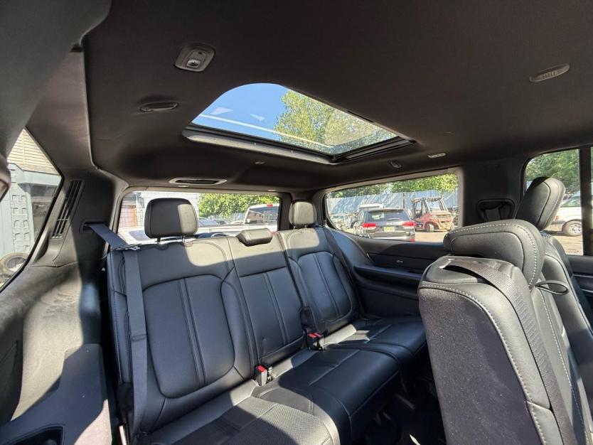 Salvage 2022 Jeep Wagoneer Series I