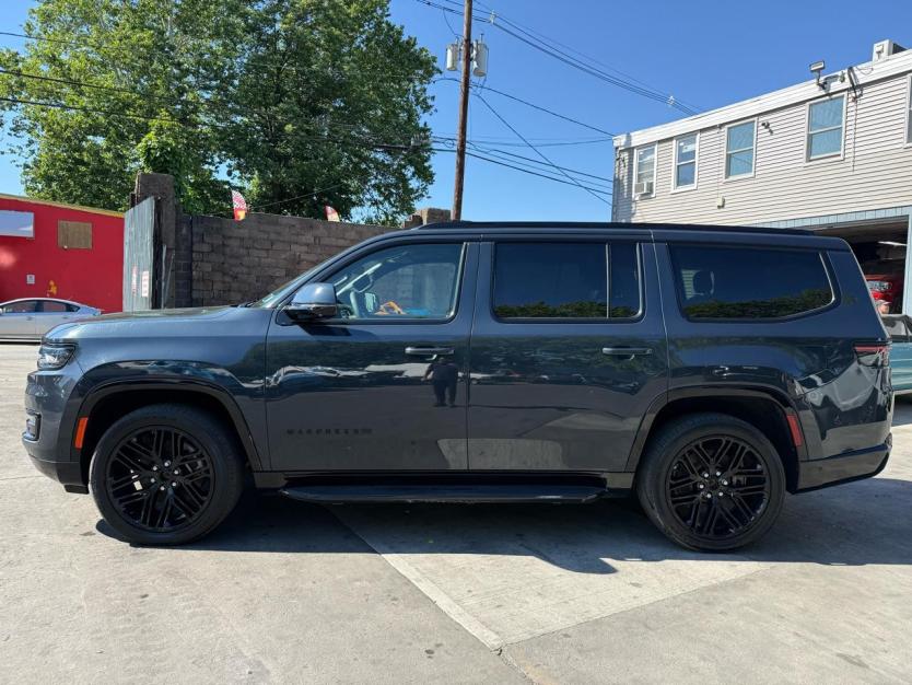 Salvage 2022 Jeep Wagoneer Series I