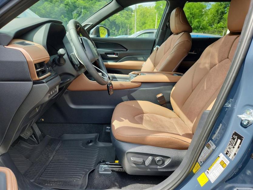 Salvage 2026 Toyota Grand Highlander Hybrid Max Platinum