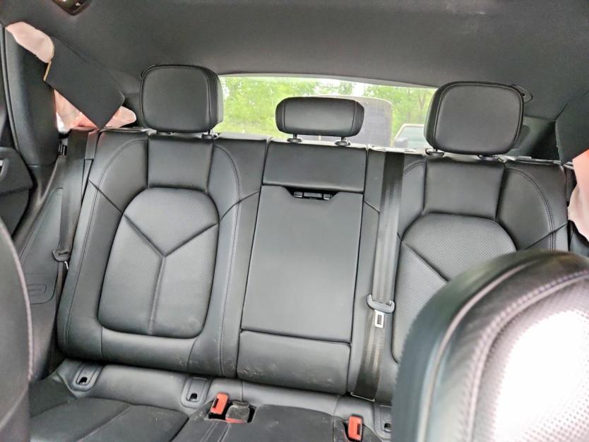 Salvage 2022 Porsche Macan 