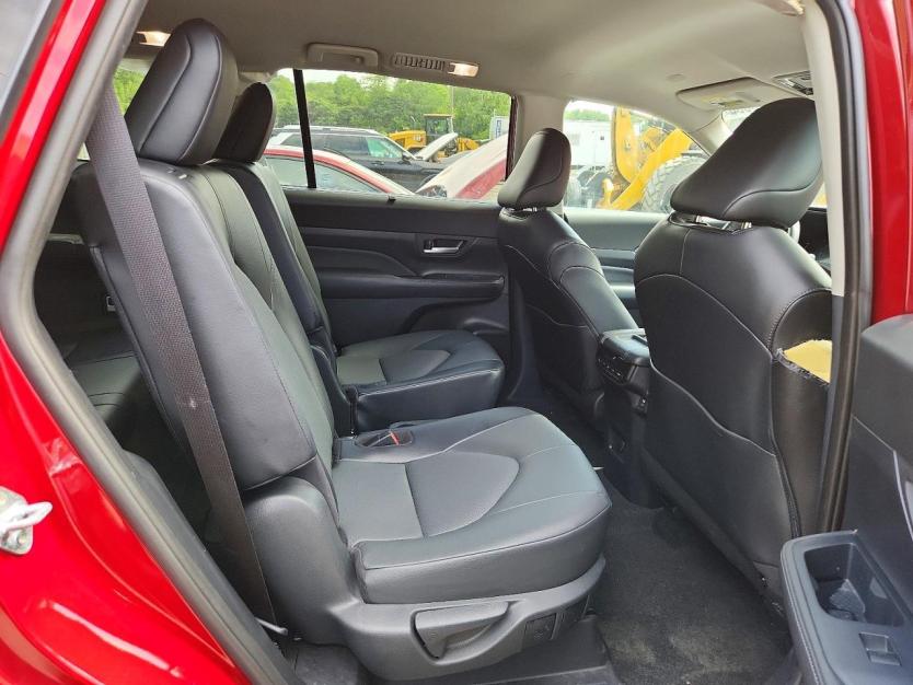 Salvage 2024 Toyota Grand Highlander Xle