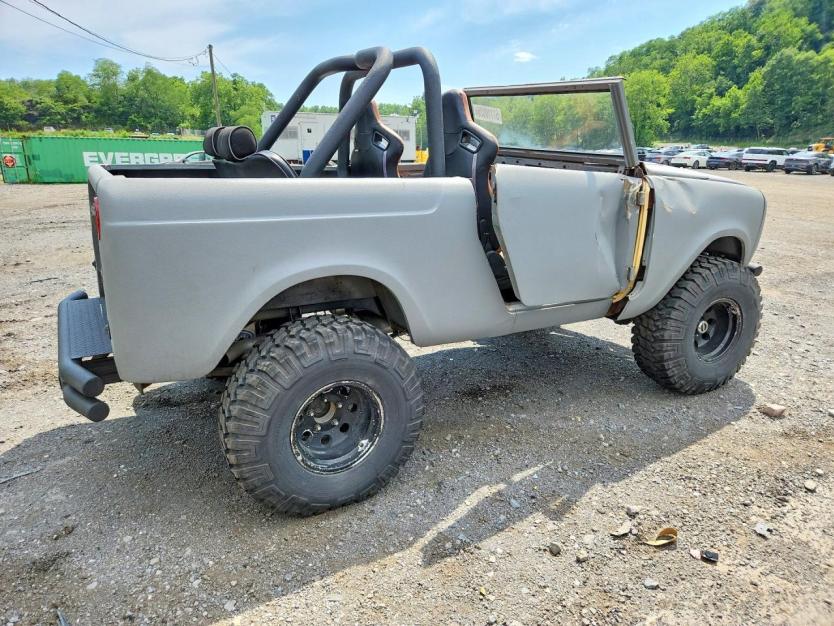 Salvage 1962 International Scout 