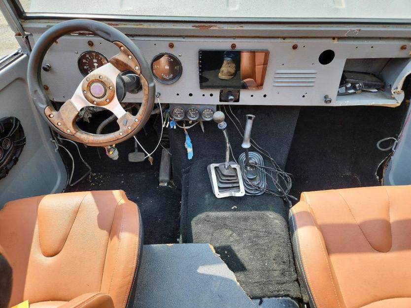 Salvage 1962 International Scout 