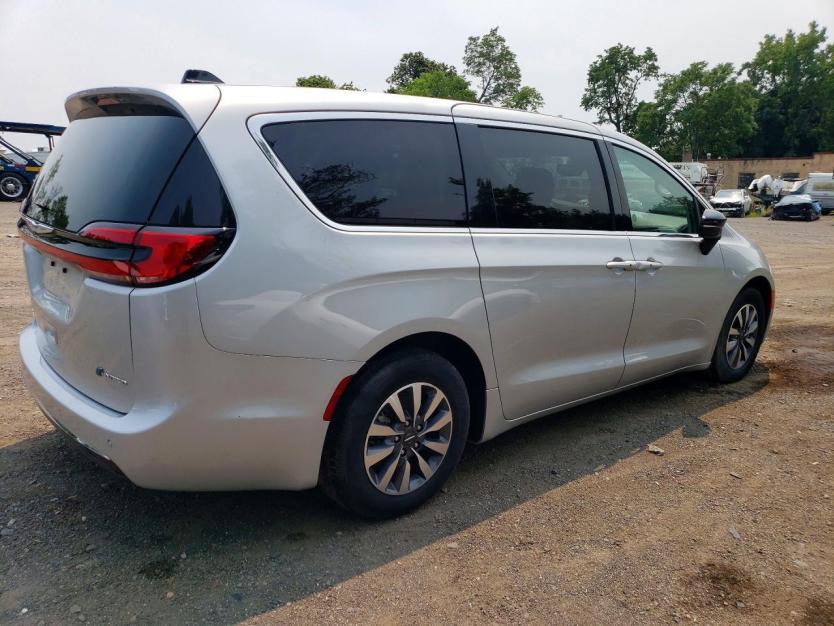 Salvage 2024 Chrysler Pacifica Hybrid Select