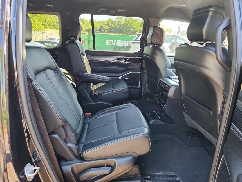Salvage 2025 Jeep Wagoneer 