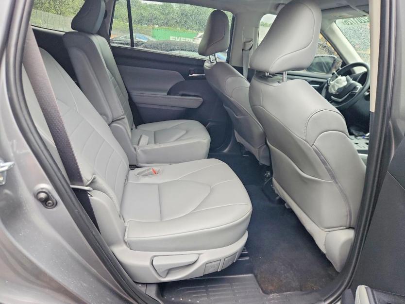 Salvage 2026 Toyota Highlander Xle