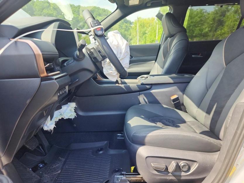 Salvage 2026 Toyota Grand Hybrid Max Platinum