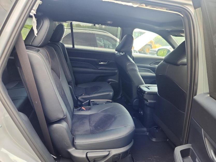 Salvage 2026 Toyota Grand Hybrid Max Platinum