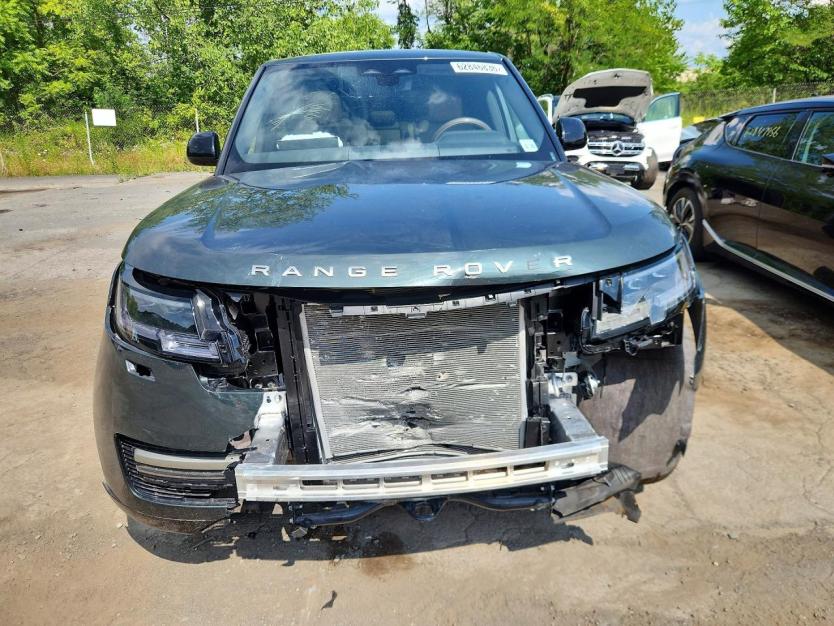 Salvage 2025 Land Rover Rover Range Se