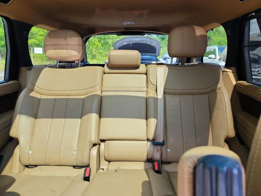 Salvage 2025 Land Rover Rover Range Se