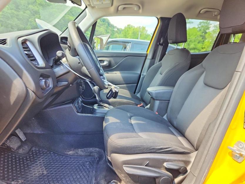 Salvage 2023 Jeep Renegade 
