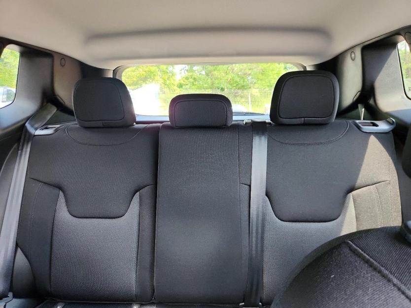 Salvage 2023 Jeep Renegade 