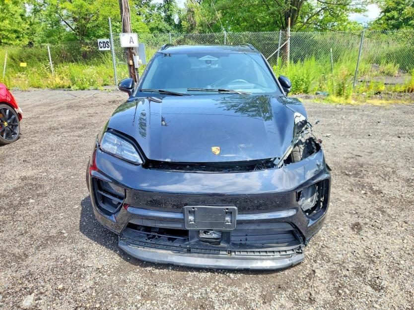 Salvage 2025 Porsche Macan 4s