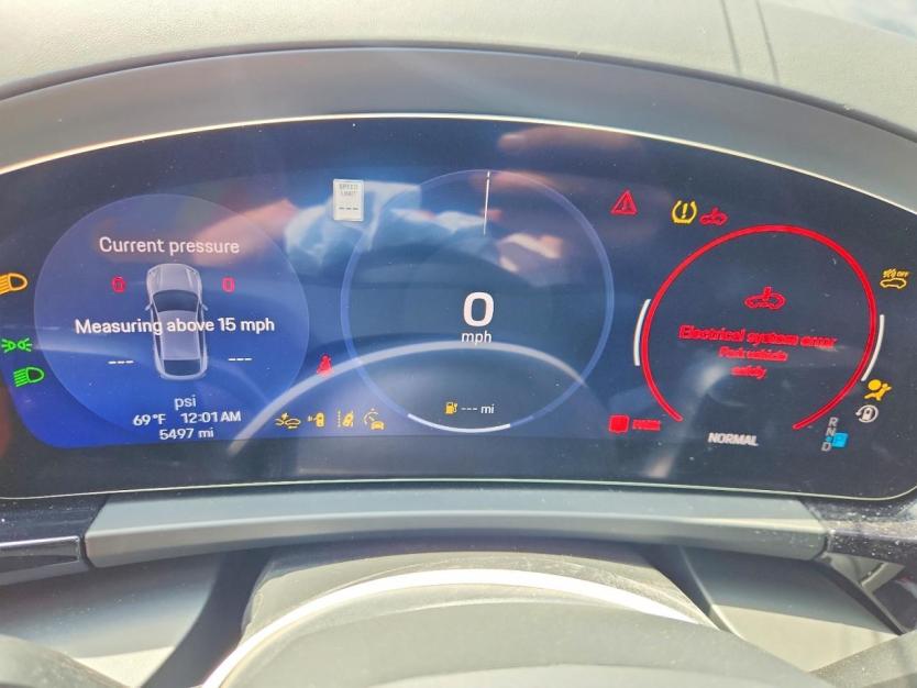 Salvage 2025 Porsche Macan 4s