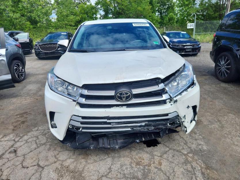Salvage 2019 Toyota Highlander Le Plus