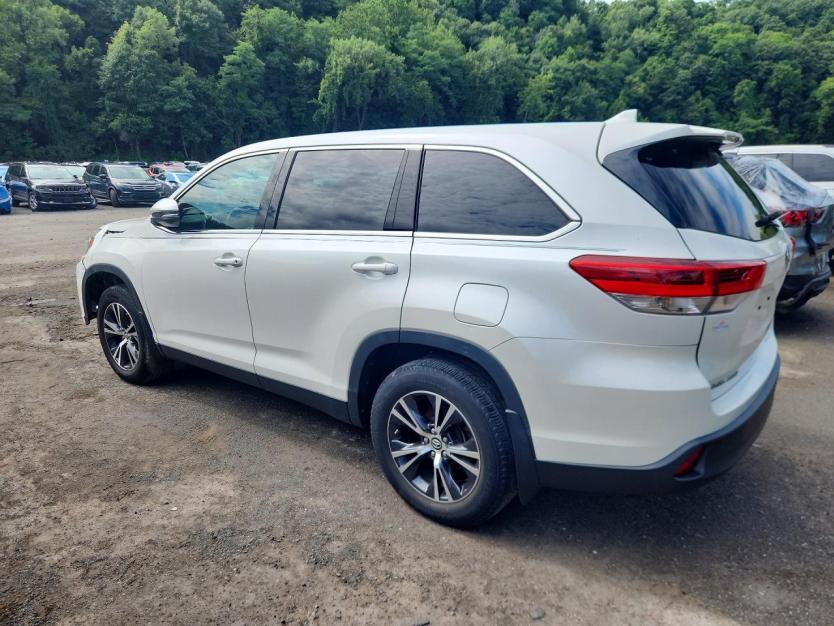 Salvage 2019 Toyota Highlander Le Plus