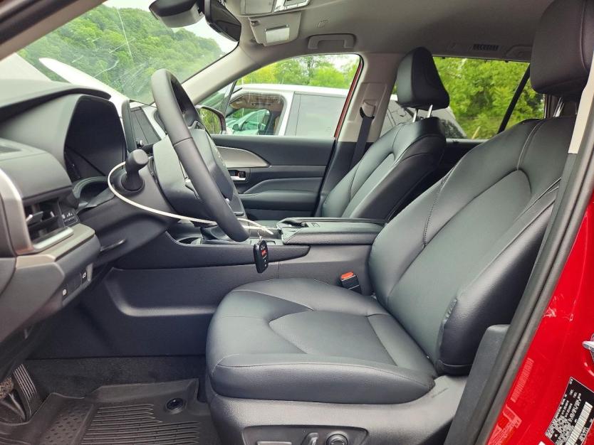 Salvage 2026 Toyota Grand Highlander Xle