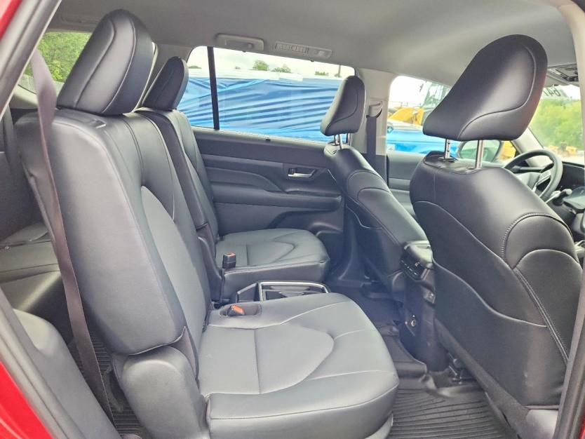 Salvage 2026 Toyota Grand Highlander Xle