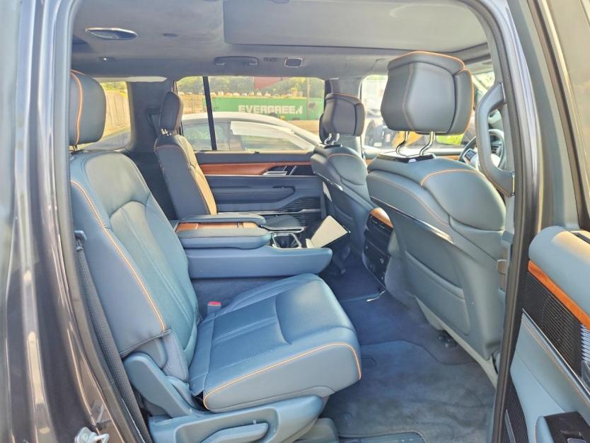 Salvage 2022 Jeep Grand Wagoneer Series Ii