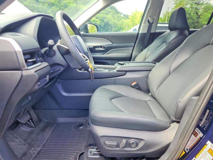 Salvage 2026 Toyota Grand Highlander Xle